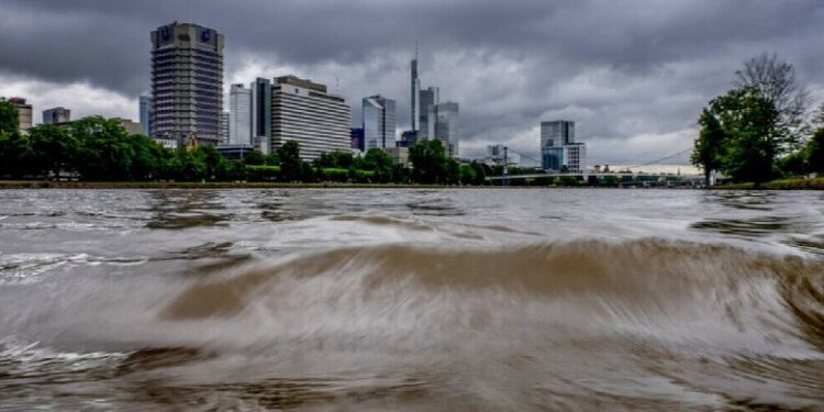 Përmbytjet në Gjermani/ Merkel: Jam e tronditur, ngushëllime familjarëve të viktimave!