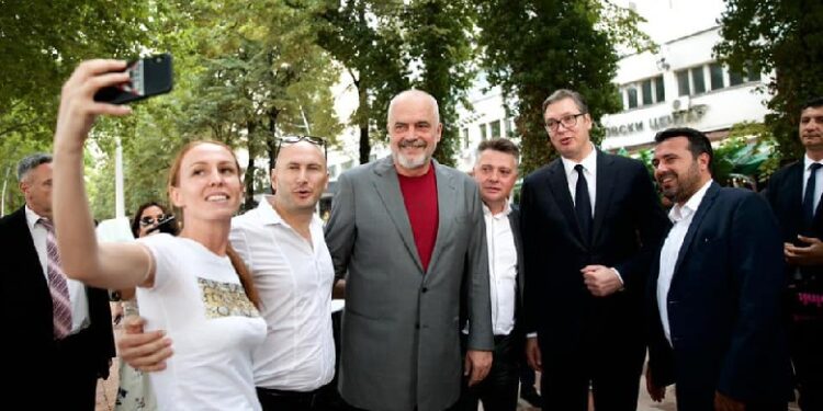 Ballkani i hapur ‘tremb’ vetëm të pasinqertët