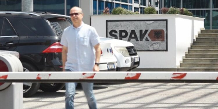 “Krimi ndikim në Fier”?! Petro Koçi në SPAK: Ja çfarë shkruan Zëri i Amerikës!