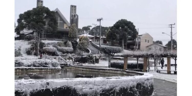 Jashtëzakonisht e rrallë! Çmendet ‘moti’, kjo nuk ka ndodhur për dekada të tëra në këtë vend