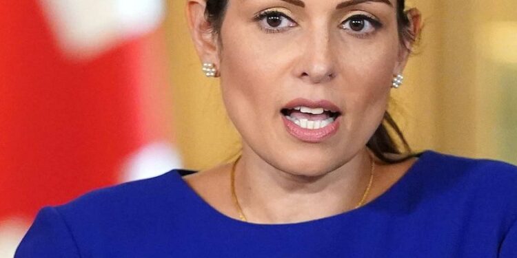 Britania vendos masa ndaj emigrantëve: Kush ka hyrë në mënyrë ilegale dhe ka kërkuar azil do ndëshkohet!