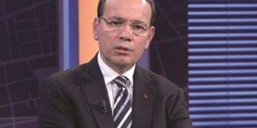 Ndryshimet në statutin e PD, Bujar Nishani drejt “spastrimit”! Sulmon Luli Bashën: Propozimet e tij janë dashakeqëse, po kthen partinë në zyrë personale