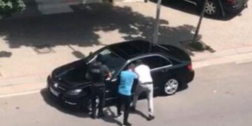 “I arrestuari, djali i biznesmenit të njohur”! Gazetari nxjerr prapaskenat e rënda nga aksioni i policisë në Tiranë, zbulon kujt i përkiste droga: Efektivët humbën 100.000 eurot që kishin me vete!