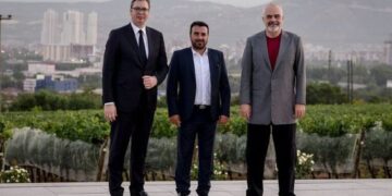 “Ballkani i Hapur”! Nis në Shkup Forumi Ekonomik Rajonal: Të pranishëm Rama, Zaev dhe Vuçiç