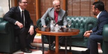 Vuçiç publikon foton me Ramën dhe Zaev: Ky është një hap i madh për të ardhmen