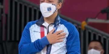 “Jam i gatshëm që këtë kampione t’ia ofroj Shqipërisë”! Si KOKSH-i shqiptar i drejtuar nga Viron Bezhani e largoi Distria Krasniqin, që sot fitoi medaljen e artë në Tokoi?!