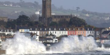 Paralajmërimi i ekspertëve në Britani, stuhia “Evert” godet sonte vendin: Përgatituni për mbrojtje