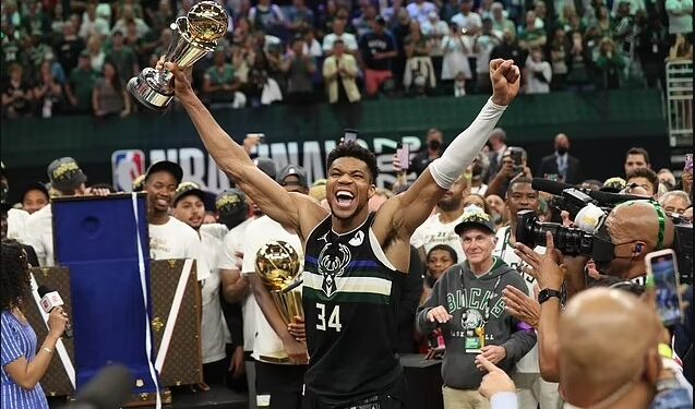 Dikur shiste syze në rrugët e Athinës, sot është “Perëndia greke” e NBA