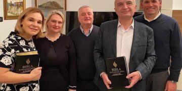 Meta dhe Kryemadhi gjejnë “Zotin” në Amerikë