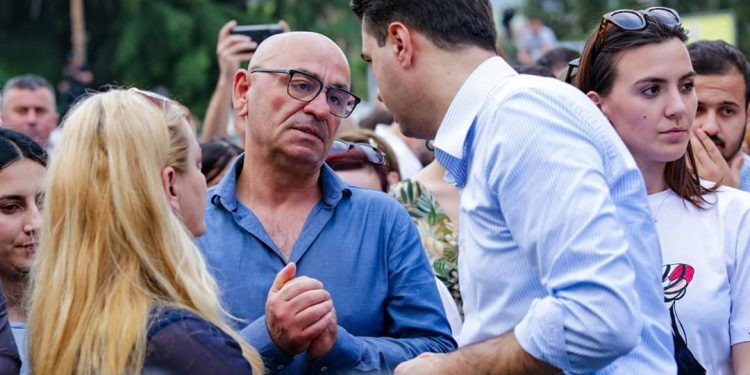 Pas fitores së Lulit dhe lularëve nga GJK “të tretit dhe të tetit” qytetarët kanë një lutje: Aman mos fitoni kaq shumë se “do i’u marrin m’sysh”!