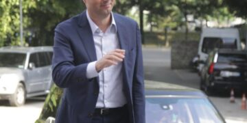 Dy leximet e zhdrejta të PD për qarqet dhe fajin e humbjes