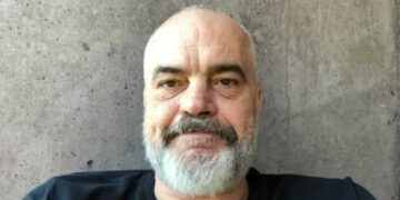 BATUTAT/ Rama: Hyjnë në BE kur Turqia të ketë Presidencën! Jam kryeministri më i mirë mes… piktorëve  S’ka më përgatitje për dasmën e tretë me BE, vafsh në djall!
