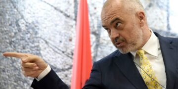 Rama ultimatum policisë: Keni 100 ditë kohë, në çdo qark të vihen para drejtësisë komisarët që luajnë me “2 porta”
