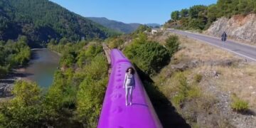 Treni i fundit i Elvana Gjatës dhe rruga e humbur drejt Europës