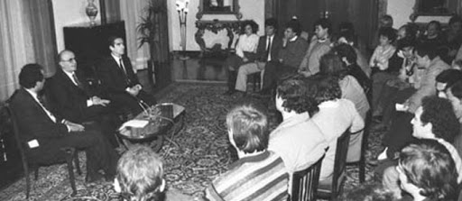 Rrëfimi i rrallë i Skënder Gjinushit: Nuk isha në krah të Ramiz Alisë, por të studentëve. Ja e vërteta e takimit të vitit ’90!