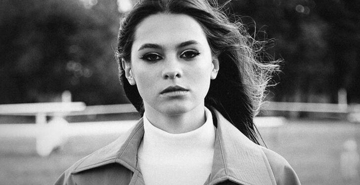 “Është e vështirë të jesh grua”! Duhet të mendosh si burrë, të sillesh si zonjë dhe të punosh si kalë’