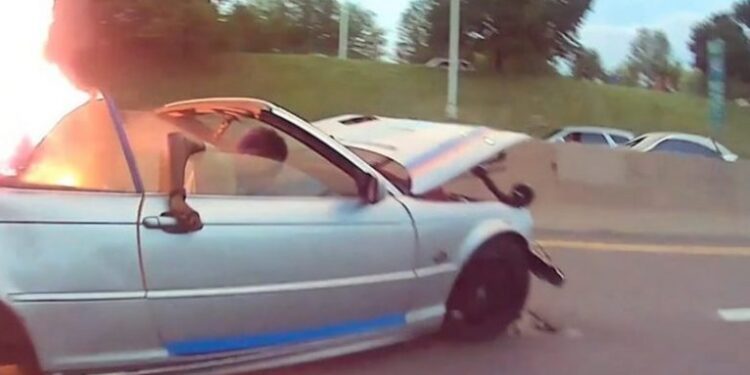 VIDEO/ Polici hero, futet në mes të flakëve dhe shpëton 23-vjeçarin amerikan që po rrezikonte të digjej