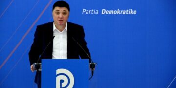 Plas në PD, deputeti demokrat sulmon Bashën: Ka ikur me pushime të thella, shpresojmë mos marrë dy vila të tjera në Dhërmi deri në Shtator