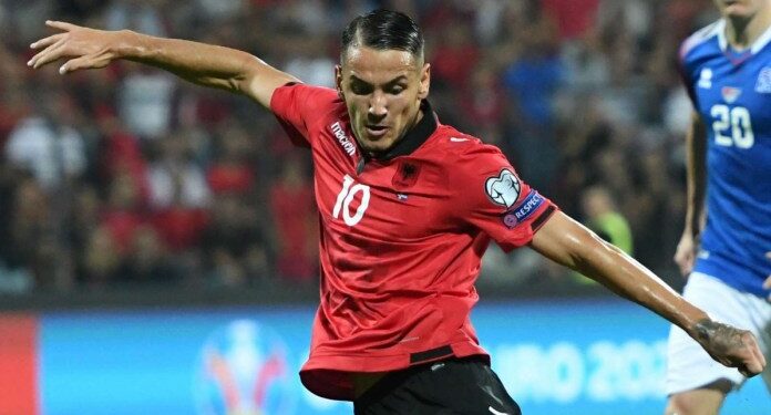 Dy klube të Serie A duan Rey Manajn, Barça e pavendosur