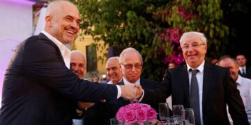 Ja pse Enver Hoxha ishte më i mençur se këta! Ngjela:  Rama do dështojë nëse nuk nxjerr qeveri të nivelit të lartë, pa mediokër