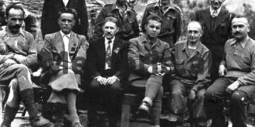 U eliminuan nga Enver Hoxha! Historia tragjike e ushtarakëve të luftës: Nga 13 anëtarë të Shtabit të Përgjithshëm të Ushtrisë partizane, vetëm dy prej tyre mbijetuan
