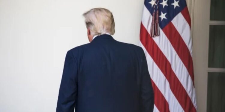 Ditët e fundit të Donald Trump në zyrë ishin më të tmerrshme nga sa mendonim