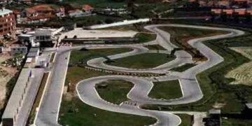 Formula 1 në Elbasan! Blendi Gonxhe: Ëndrrat nuk realizohen nëse nuk synojmë lart