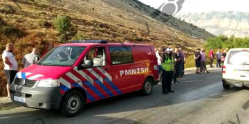 Aksidenti në Qafë-Muzinë:  Shoferja e makinës që i preu rrugën furgonit arrestohet!