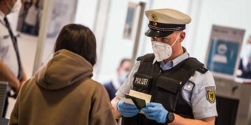 DW: Nga sot, hyrja në Gjermani vetëm me testim të detyrueshëm, brenda pak javësh pritet të bëhet me pagesë…