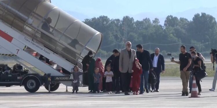 19 shqiptarë shpëtohen nga kampet e Sirisë, Rama paralajmëron të tjera operacione: Ja çfarë do ndodhë shumë shpejt!