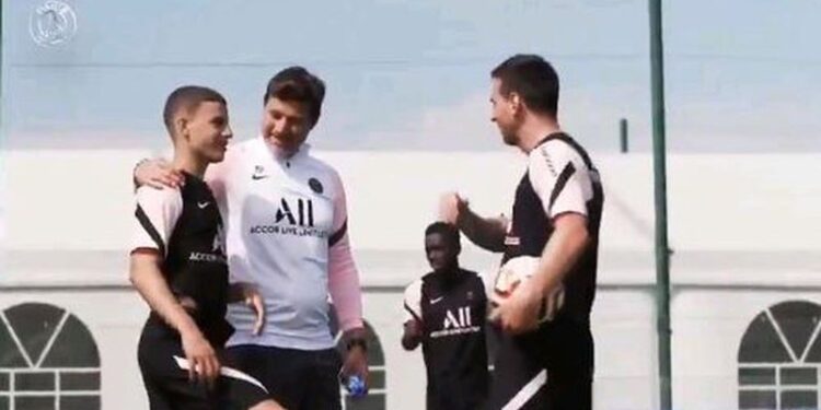 Video që po ‘thyen’ rrjetin/ 17-vjeçari lë pa fjalë Messi-n me deklaratën e tij të papritur: Nëse ke nevojë më thuaj mua!