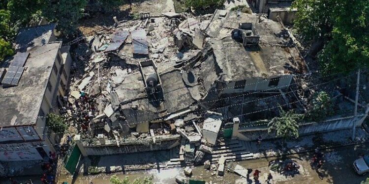 U rrënua gjithçka! Mbi 1.200 viktima nga tërmeti 7.2 ballë:    Qeveria shpall gjendjen e jashtëzakonshme