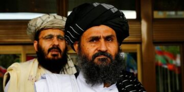 PROFILI: I prangosur dhe më pas i liruar nga SHBA, kush është lideri i talebanëve