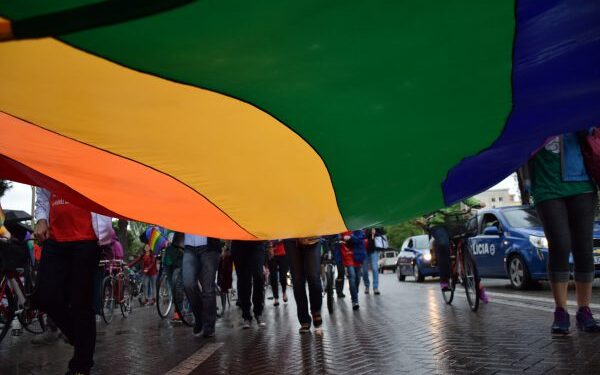 Njerzimi drejt shpërfytyrimit…sfidë familjes së shenjtë! Nga zero në 1 miliard në 15 vite: Shtimi i jashtëzakonshëm i martesave LGBT