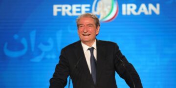 Opozita që bëhet herë “talebane”, e herë “sovraniste” veç nga inati i Ramës