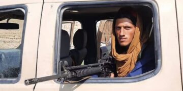 Talebanët marrin kontrollin e të gjitha pikave kufitare, fillojnë të hyjnë në Kabul