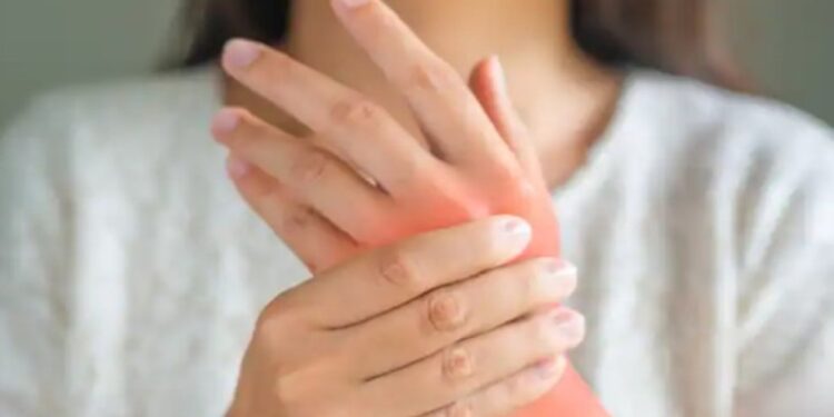 Pesë simptoma të pazakonta të artritit që nuk duhet t’i injoroni
