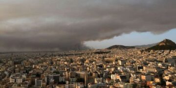 Athina bëhet e para në Europë dhe dyta në botë që emëron një “shefe të temperaturave të larta”