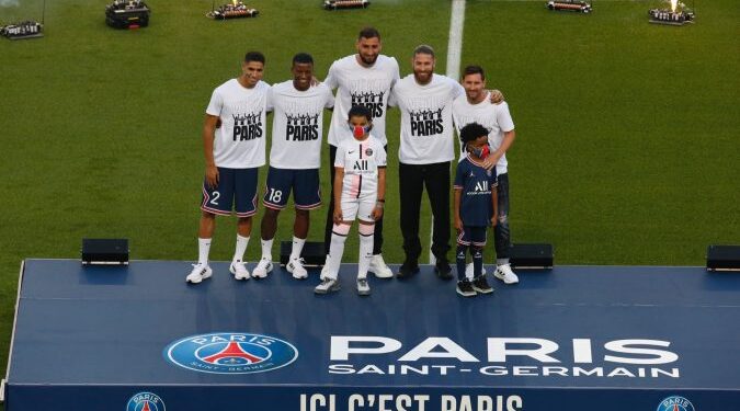 Spektakël në “Parc des Princes”: PSG prezanton Messin, Ramosin e Donnarumman, tifozët në festë