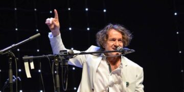 Arti muzikor i paqes dhe romancës u ngatërrua me politikën e injorancës