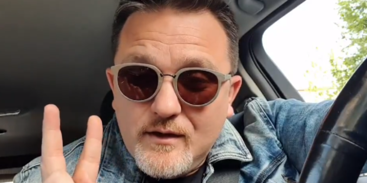 “Kontribuesi i madh” i PD-së Juli i Zefit sulm ndaj Markut: Pordhac dhe arrogant, nuk ka dhënë asnjë kontribut në PD, si të divorcohesh të nesërmen me pretekstin se nusja…