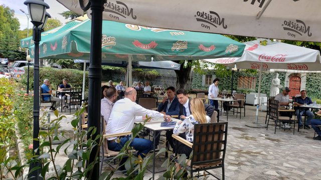 Beteja në dy fronte! Berisha i dërgoi ultimatumin e prerë: Lulzim Basha thërret në kafe bashkëpunëtorët e tij më të ngushtë