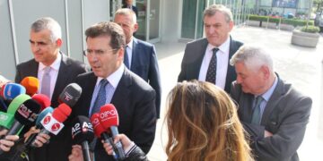 Sali Berisha: Më kanë kërcënuar me fëmijët, por unë s’tërhiqem. Do shkoj në Parlament