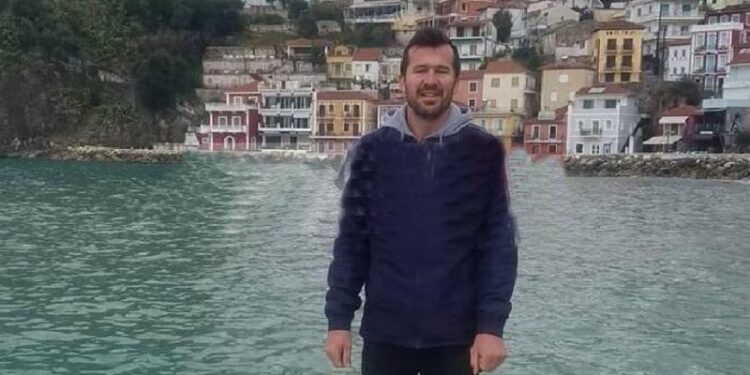 “E vrau duke ngrënë bukë”! E gjurmuan tërë natën në pyll derisa e kapën: Policët i vënë prangat bashkëshortit vrasës të Sabrinës