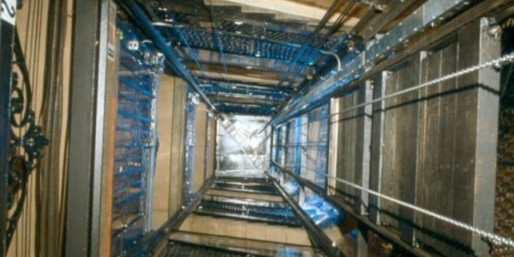 Momente tmerri në Tiranë! Shkëputet ashensori me 5 persona brenda: Policia jep informacionin zyrtar dhe zbardh çfarë ndodhi