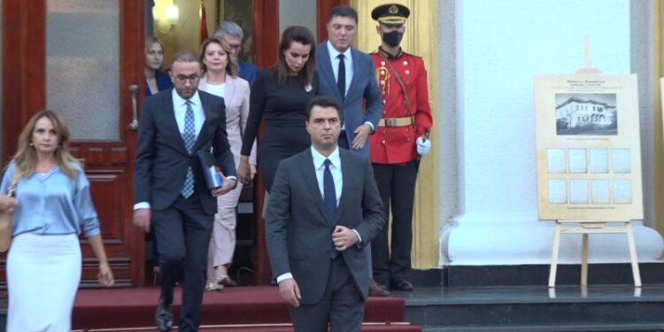Pas udhëzimeve në grup, deputetët nisin lëvizjet kundër Berishës dhe promovojnë përjashtimin: Sula, Gjekmarkaj e Bejko goditje ish-kreut të PD