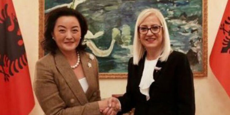 Yuri Kim reagon pas takimit me Lindita Nikollën, jep mesazhin e fuqishëm për politikën shqiptare