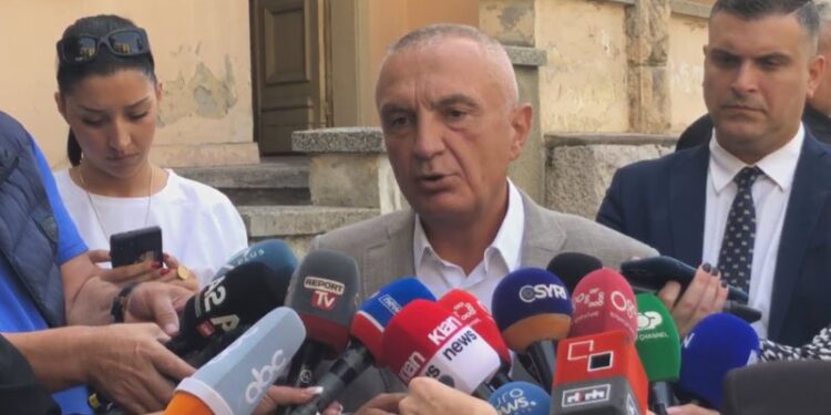 Pasi Kim i prishi pazaret për bllokimin e shkarkimit, Meta merr në mbrojtje Berishën dhe akuzon ambasadoren se po shkel sovranitetin e vendit