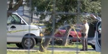 15 vjeçari ekzekutoi të gjithë familjen e tij dhe pamjet i postoi në rrjetet sociale: Policia shtanget kur zbulon se çfarë kishte brenda shtëpisë së tij!