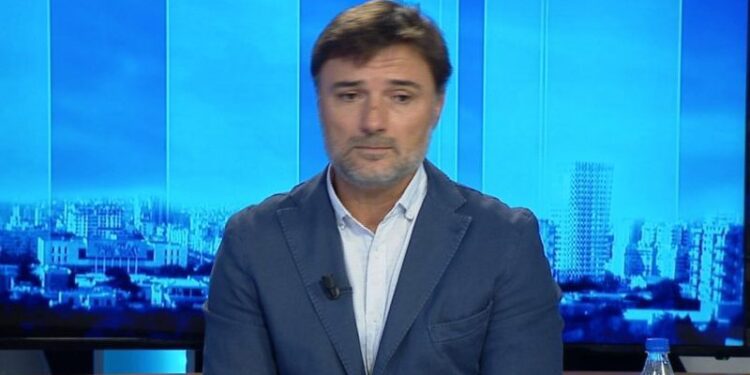 Humbësit e paskrupullt! Askush nuk negocion me SHBA, Alibeaj flet përçartë …në emër të gjithë shqiptarëve: Berisha është pjesë e Parlamentit, i larguar nga partia deri…